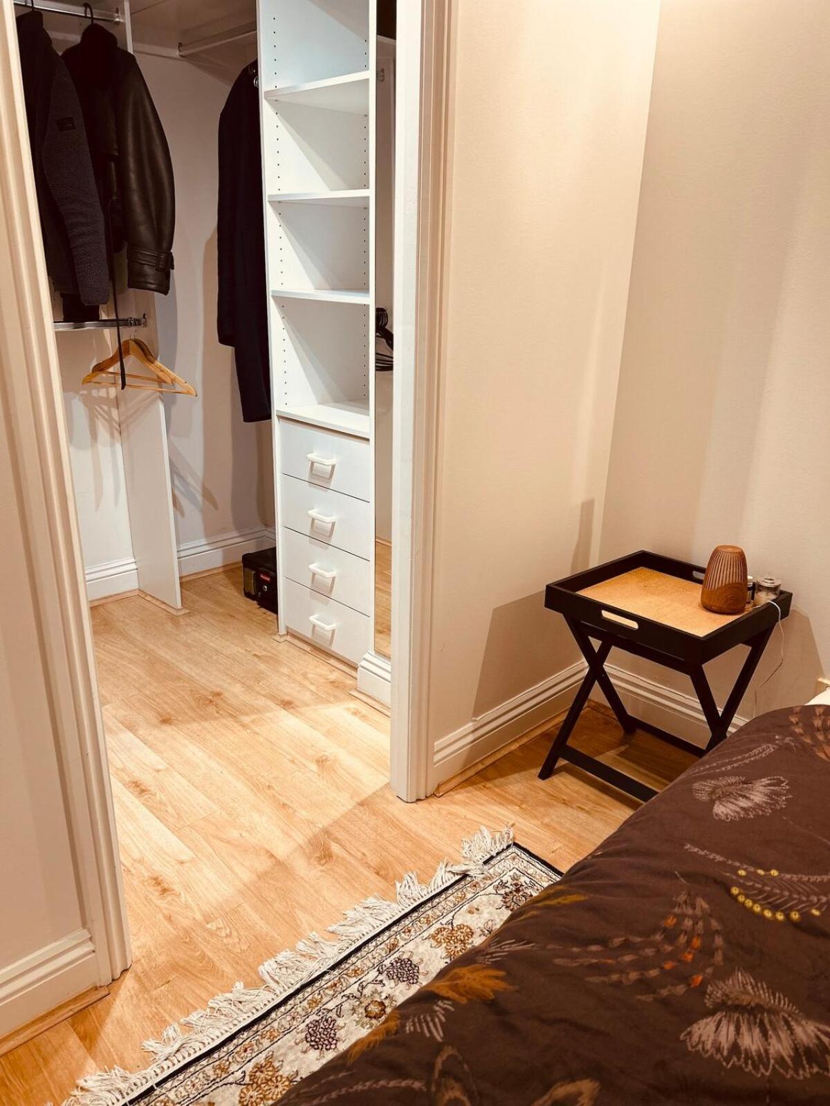Apartment Executive Pad At York St,