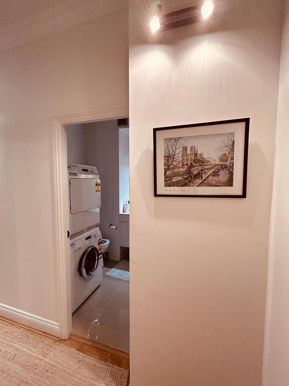 Executive Pad At York St, Apartment *