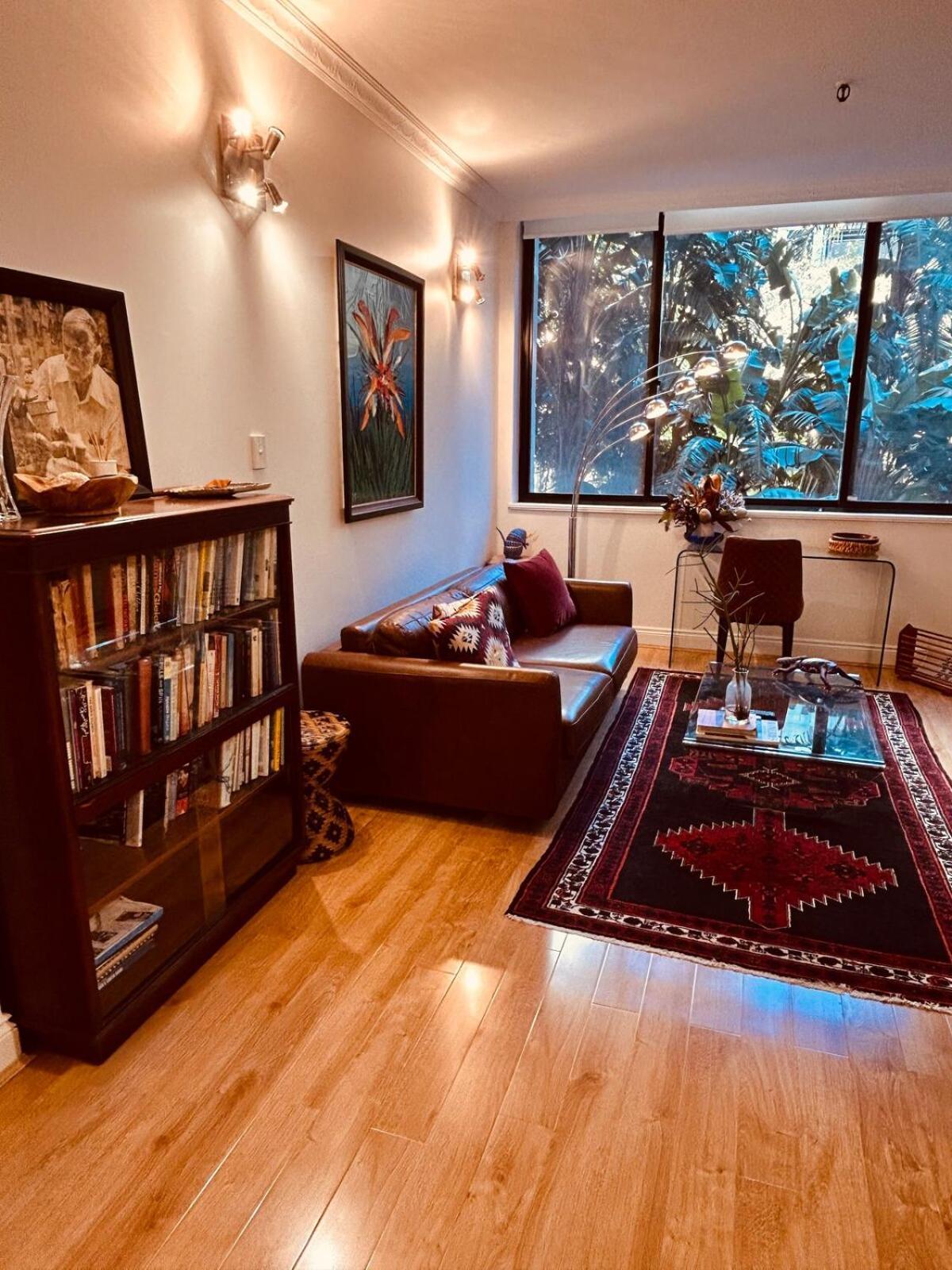 Executive Pad At York St, Apartment *
